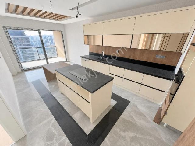 Northland Sitesinde 5+1 Full Yapılı Loft Daire