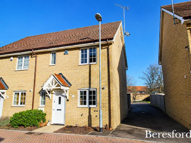 Northlands Place SS13, 3 bed semi detached house to rent, £1,750 pcm | PrimeLocation