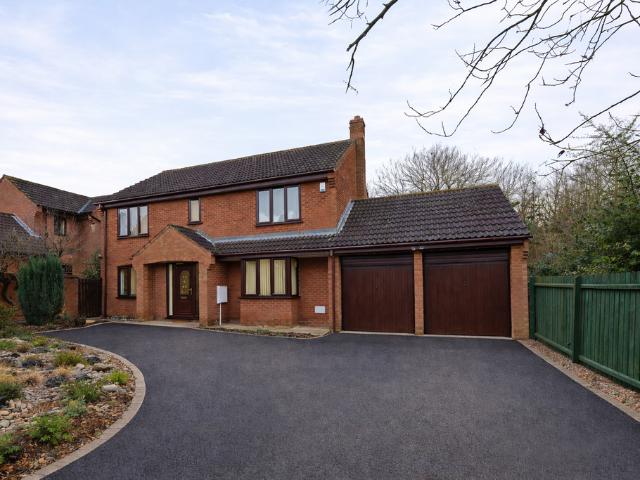 Northleigh, Milton Keynes, MK4 6 bed detached house to rent £2,700 pcm £623 pw