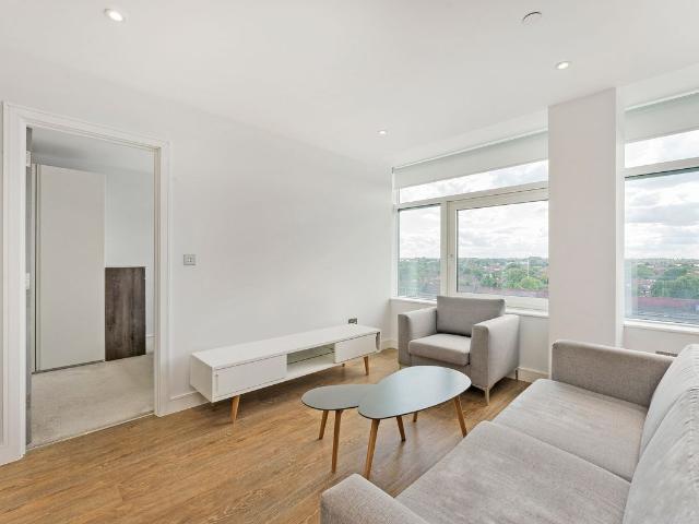Northpoint, Ewell Road, Surbiton KT6, 2 bed flat to rent, £2,025 pcm | PrimeLocation