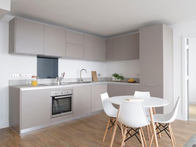 Northpoint, Ewell Road, Surbiton KT6, 2 bed flat to rent, £2,025 pcm | PrimeLocation