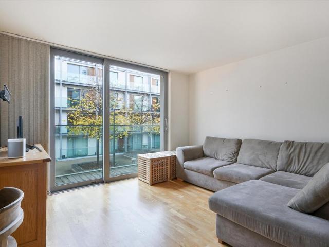 Northstand Apartments, Highbury. 2 bed flat to rent £3,000 pcm £692 pw