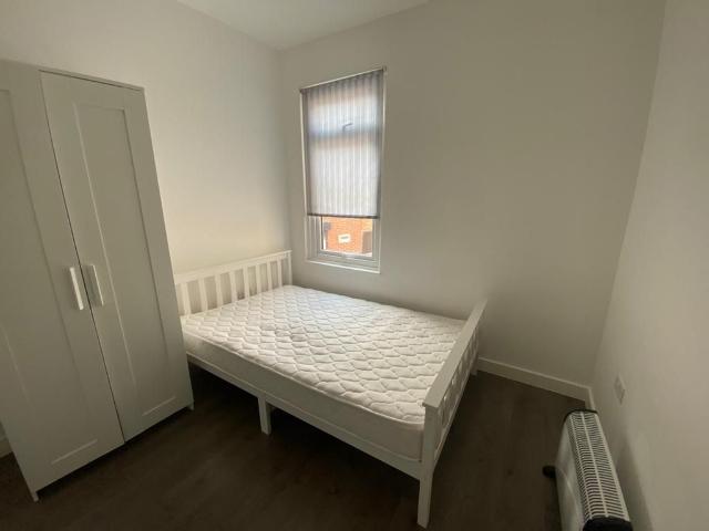 Northumberland Avenue, Isleworth TW7, Studio to rent, £1,100 pcm | PrimeLocation