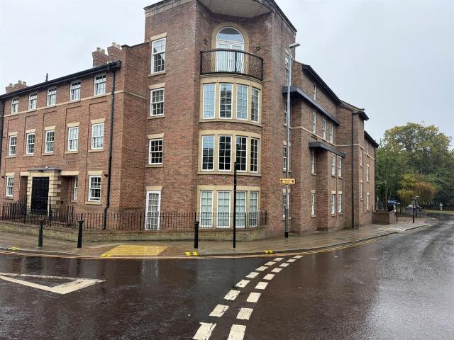 Northumberland Street, Darlington DL3, 3 bed flat to rent, £1,250 pcm | PrimeLocation