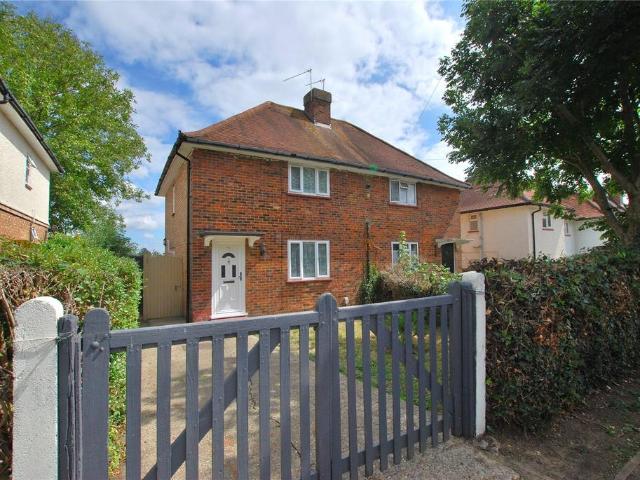 Northway, Guildford, Surrey, GU2 3 bed semi detached house to rent £2,050 pcm £473 pw