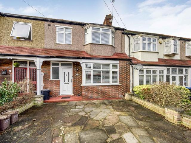 Northway, Morden SM4 3 bed terraced house to rent £2,600 pcm £600 pw