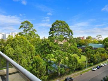 Northwest facing Corner Apartment with beautiful view