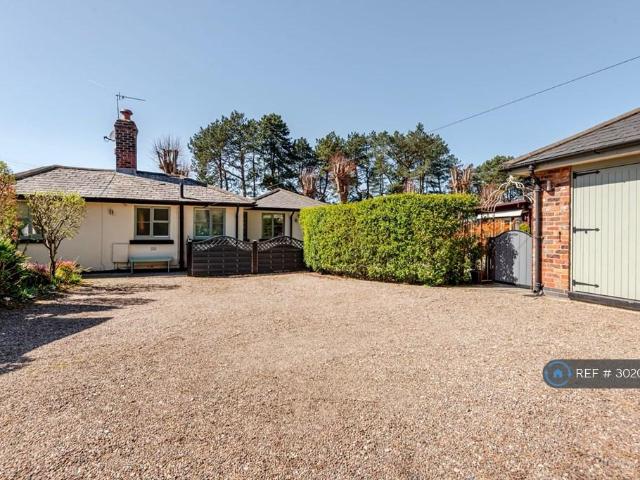 Northwich Road, Knutsford, WA16 2 bed bungalow to rent £2,250 pcm £519 pw
