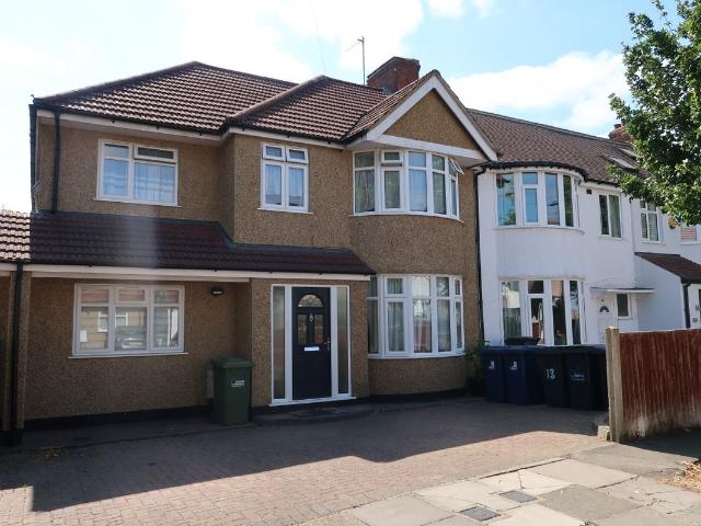 Northwood Gardens, Greenford UB6, 3 bed maisonette to rent, £1,900 pcm | PrimeLocation