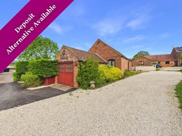 Northwood Green, Poulton Court Farm GL14, 2 bed detached bungalow to rent, £1,500 pcm | PrimeLocation