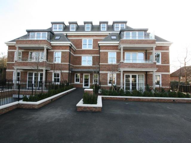 Northwood HA6 3 bed apartment to rent £4,300 pcm £992 pw