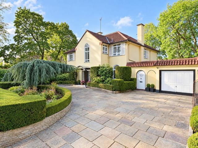 Northwood, Hertfordshire HA6, 4 bed detached house to rent, £6,000 pcm | PrimeLocation