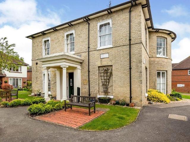 Northwood Square, Hampshire PO16 1 bed flat to rent £1,000 pcm £231 pw
