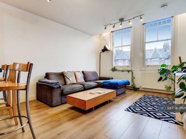 Northwold Rd, London, E5 3 bed flat to rent £3,100 pcm £715 pw