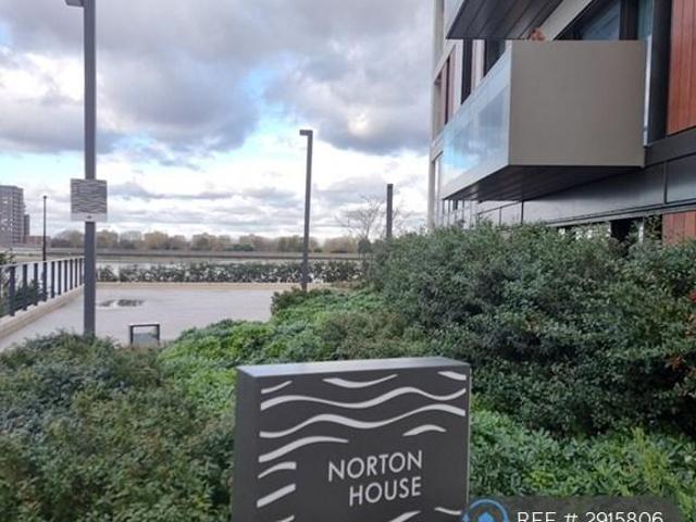 Norton House, London, SE18 2 bed flat to rent £2,500 pcm £577 pw