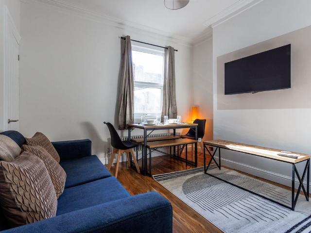 Norton TS20, 3 bed flat to rent, £2,106 pcm | PrimeLocation