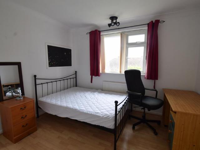 Norwich, Norwich NR5 4 bed house to rent £450 pcm £104 pw