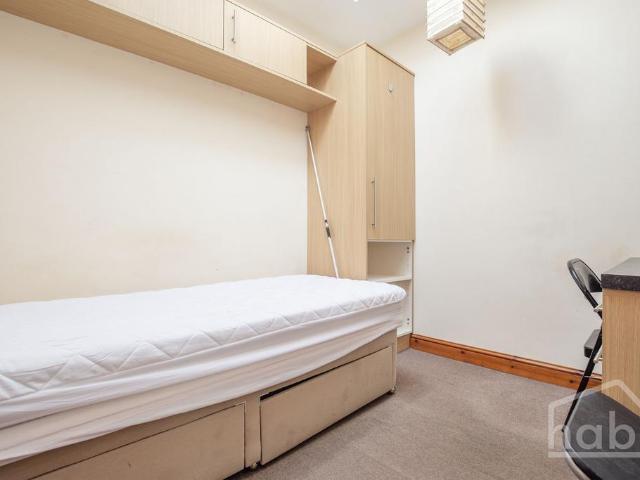 Norwich NR2 1 bed house to rent £445 pcm £103 pw