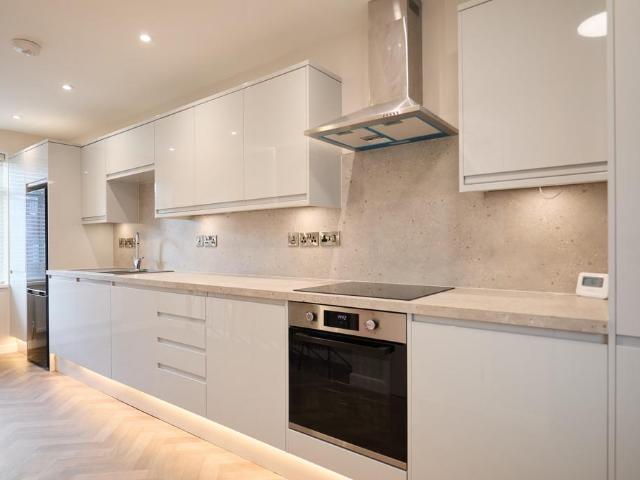 Norwich NR4 5 bed semi detached house to rent £2,499 pcm £577 pw