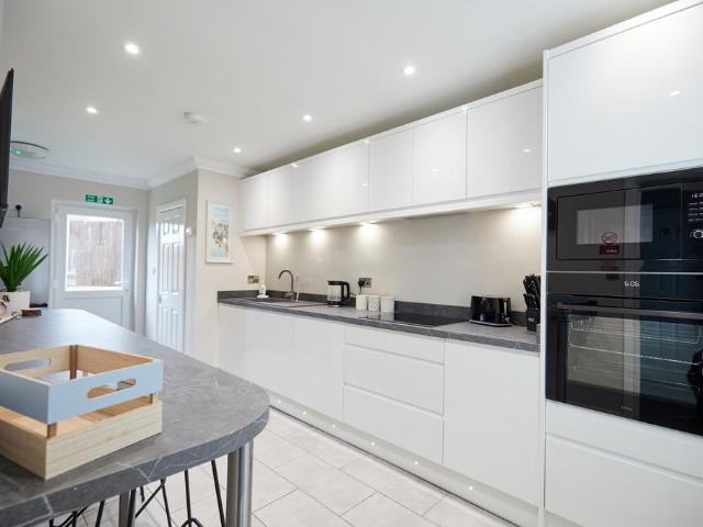 Norwich NR4 5 bed semi detached house to rent £2,399 pcm £554 pw