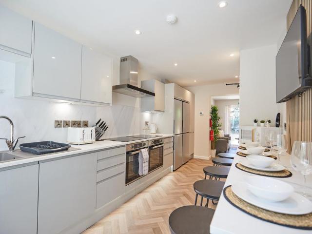 Norwich NR4 6 bed terraced house to rent £3,700 pcm £854 pw