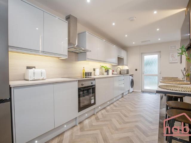 Norwich NR5 5 bed terraced house to rent £3,000 pcm £692 pw