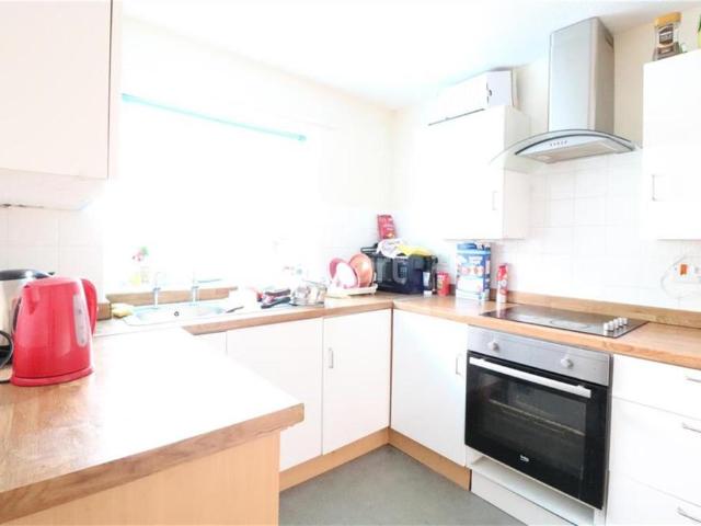 Norwich, NR5 3 bed detached house to rent £900 pcm £208 pw
