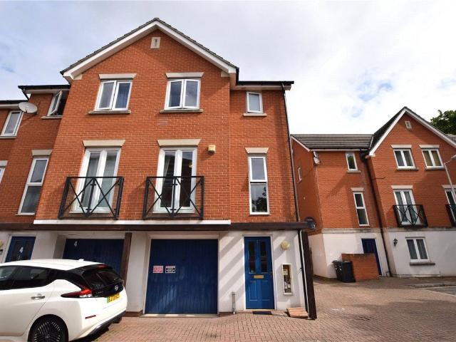 Norwich Crescent, Chadwell Heath, Romford RM6, 3 bed end terrace house to rent, £2,400 pcm | PrimeLocation