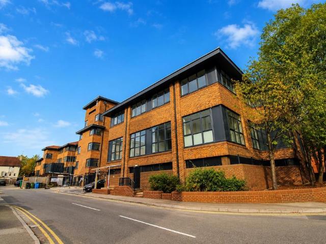 Norwich House, Surrey GU15 1 bed apartment to rent £1,025 pcm £237 pw