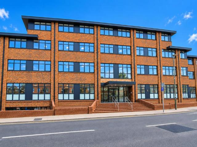 Norwich House, Surrey GU15 1 bed apartment to rent £1,080 pcm £249 pw