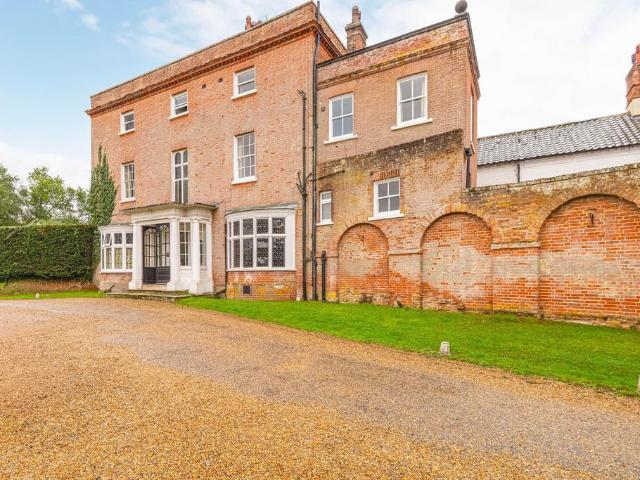 Norwich Road, Ditchingham 2 bed flat to rent £995 pcm £230 pw