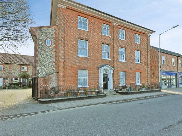 Norwich Street, Dereham NR19, 2 bed flat to rent, £900 pcm | PrimeLocation