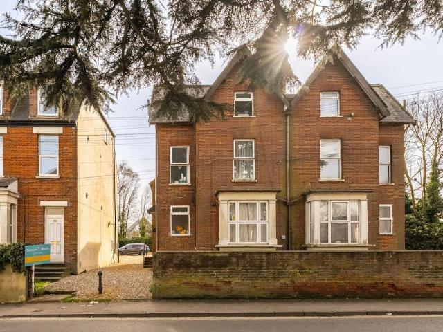 Norwich Street, Dereham Studio to rent £495 pcm £114 pw