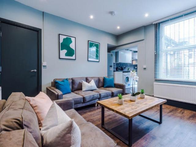 Norwood Place, Leeds LS6 5 bed terraced house to rent £2,362 pcm £545 pw