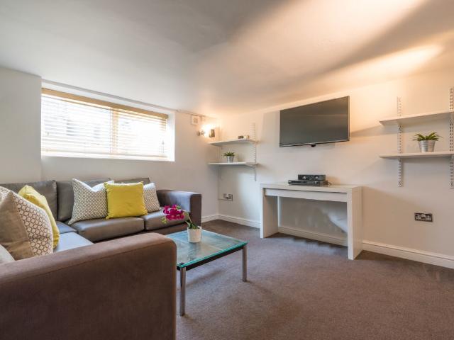 Norwood Place, Leeds LS6, 5 bed terraced house to rent, £585 pppm | PrimeLocation