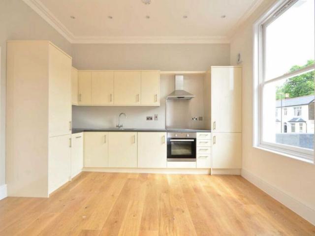 Norwood Road, London SE24 1 bed flat to rent £1,750 pcm £404 pw