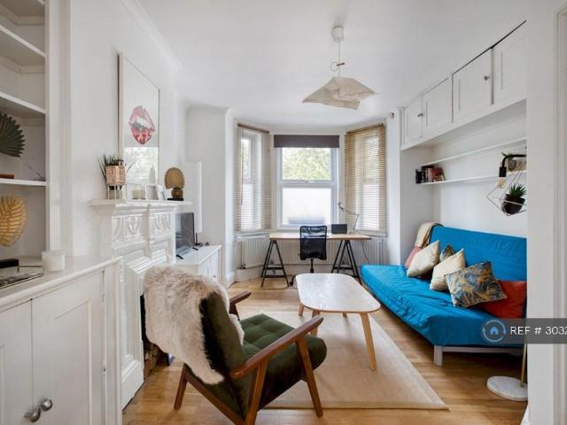 Norwood Road, London, SE24 1 bed flat to rent £2,250 pcm £519 pw
