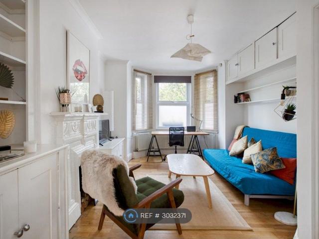Norwood Road, London SE24, 1 bed flat to rent, £2,250 pcm | PrimeLocation