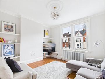 Norwood Road, London, SE24 2 bed apartment to rent £2,500 pcm £577 pw