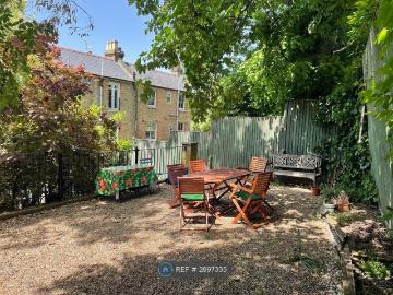 Norwood Road, London SE24, 2 bed flat to rent, £2,750 pcm | PrimeLocation