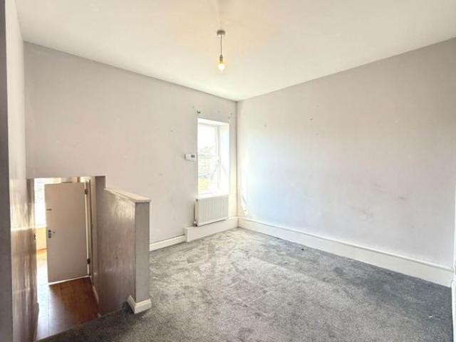 Norwood Road, Southall UB2, 3 bed flat to rent, £2,050 pcm | PrimeLocation