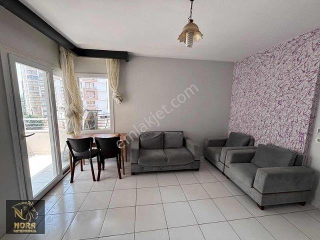 Nora'dan Cadde Üzeri Sıfır Temiz Eşyalı