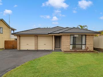 Noraville, 36 Rowena Street