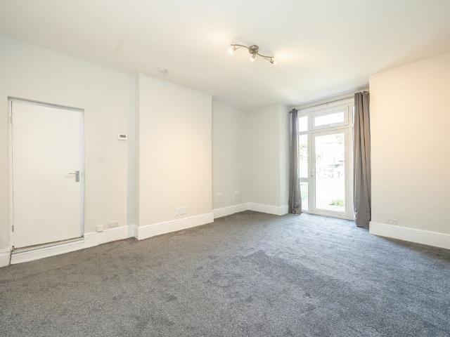 Norbury Court Road, London SW16, Studio to rent, £1,100 pcm | PrimeLocation