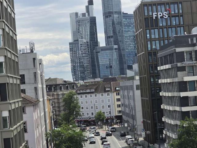 Nordend: Exklusiv möbliertes 1 Zimmer Apartment