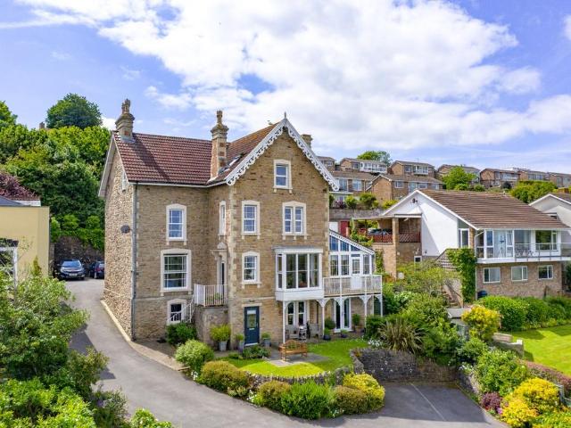 Nore Road, Portishead, Bristol. 2 bed apartment to rent £1,350 pcm £312 pw