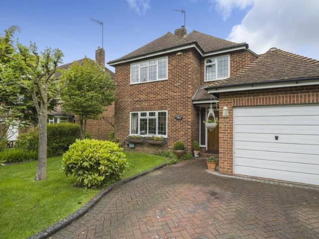 Norfolk Farm Close, Pyrford, Woking GU22, 4 bed detached house to rent, £3,500 pcm | PrimeLocation