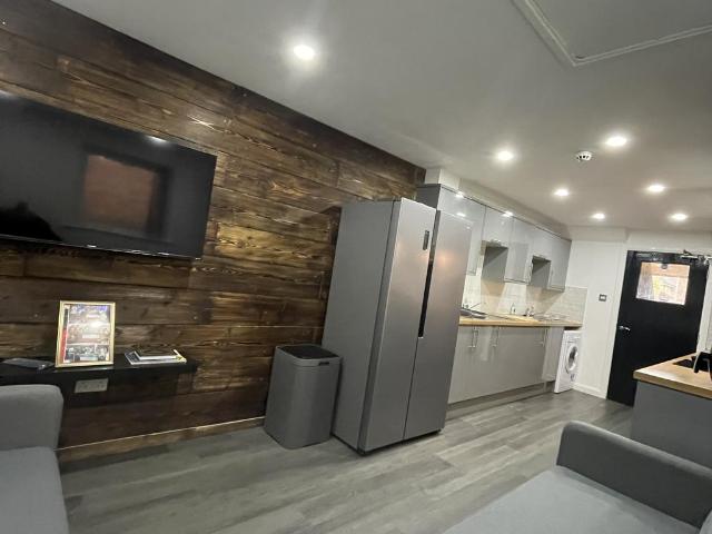 Norfolk Park Road, Sheffield S2 1 bed in a house share to rent £495 pcm £114 pw