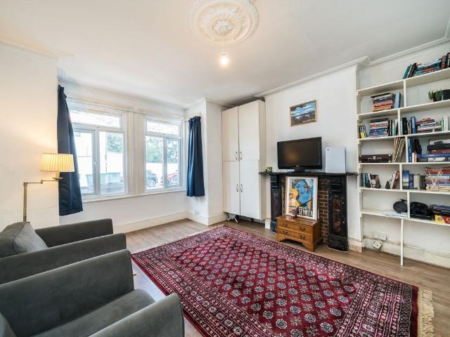 Norfolk Road, Colliers Wood SW19, 1 bed flat to rent, £1,800 pcm | PrimeLocation