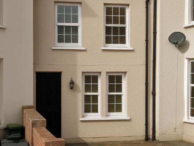 Norfolk Road, Ilford IG3, 2 bed terraced house to rent, £2,100 pcm | PrimeLocation